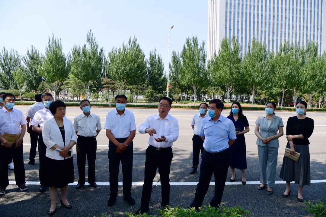 本所王方皓律师、孙秀华律师陪同市政协主席集体视察公益诉讼检察工作